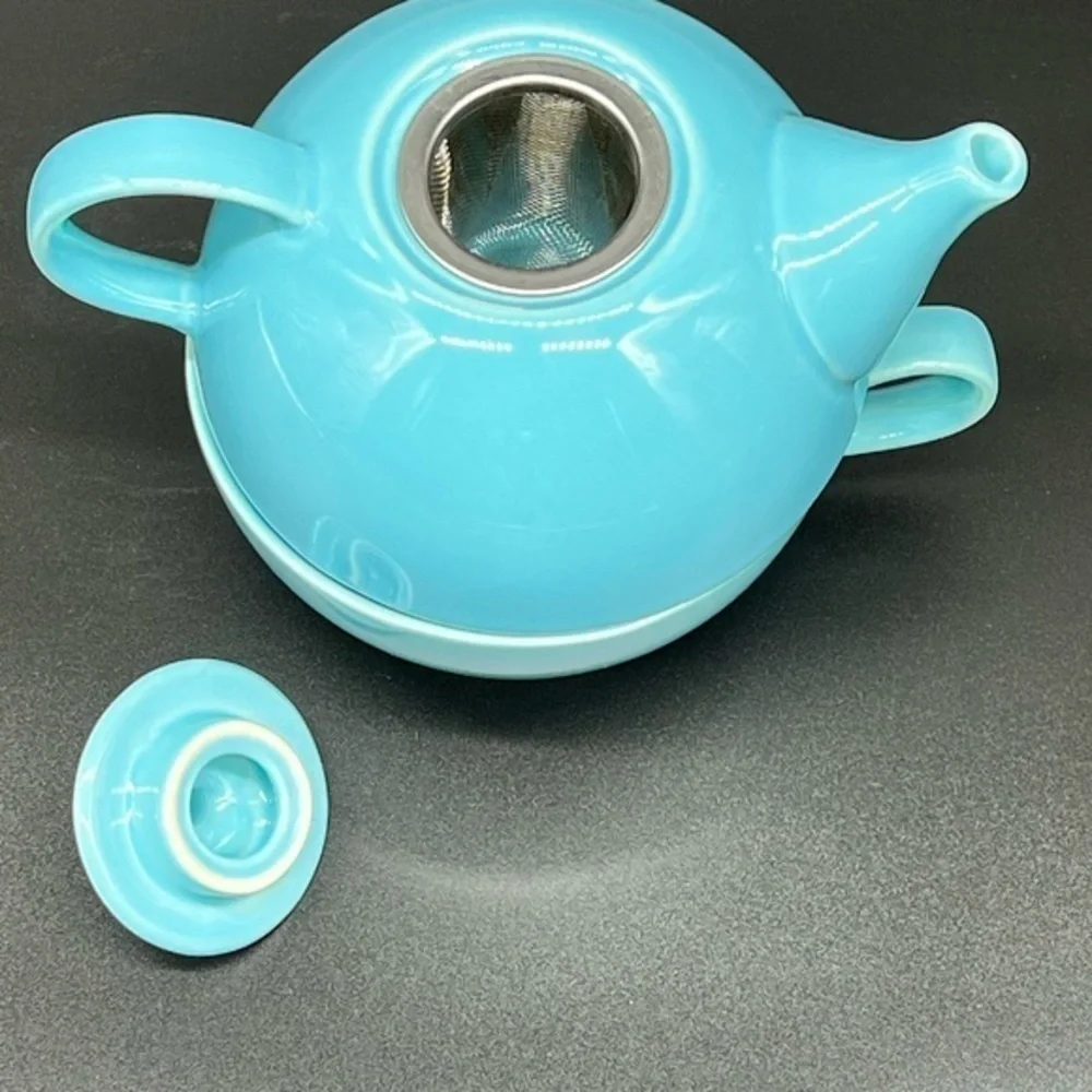 NWOT Blue Tea for one cup new in open box